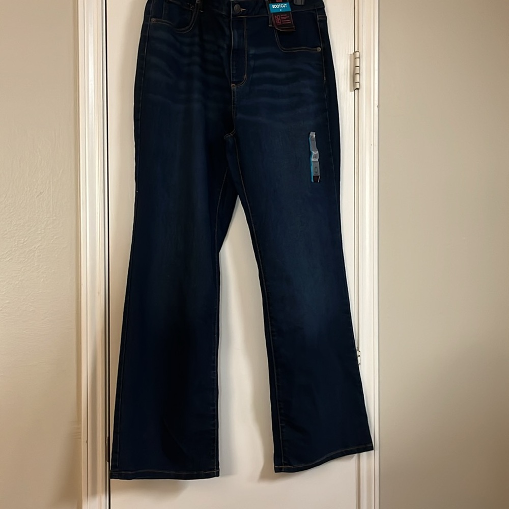 Women's Blue Jeans bootcut midi rise size 21